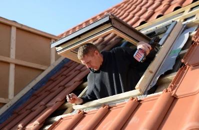 Pose de fenêtres de toit Velux à Lempzours